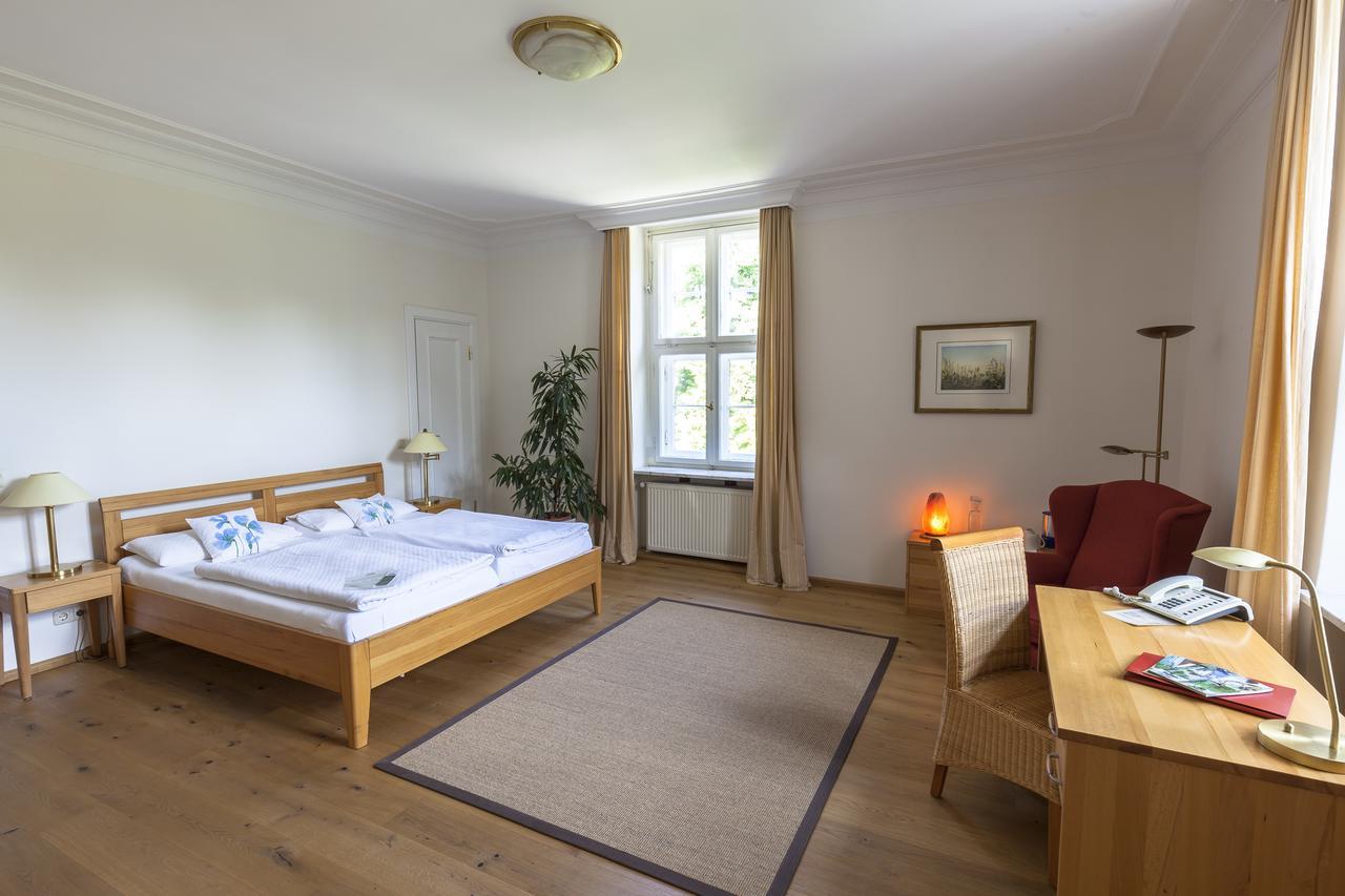Bio- Und Gesundheitshotel Gutshaus Stellshagen Exterior photo